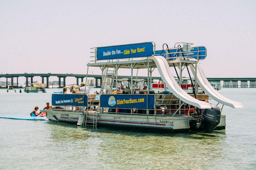 Entertainment Pontoon Boats & Party Barges
